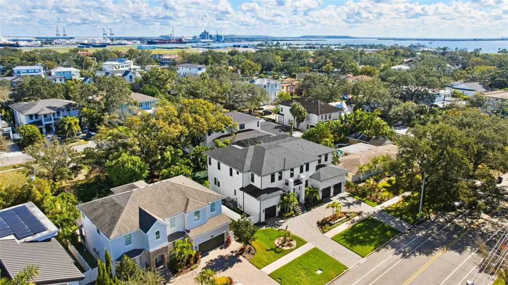 481 W DAVIS BOULEVARD Tampa, FL 33606