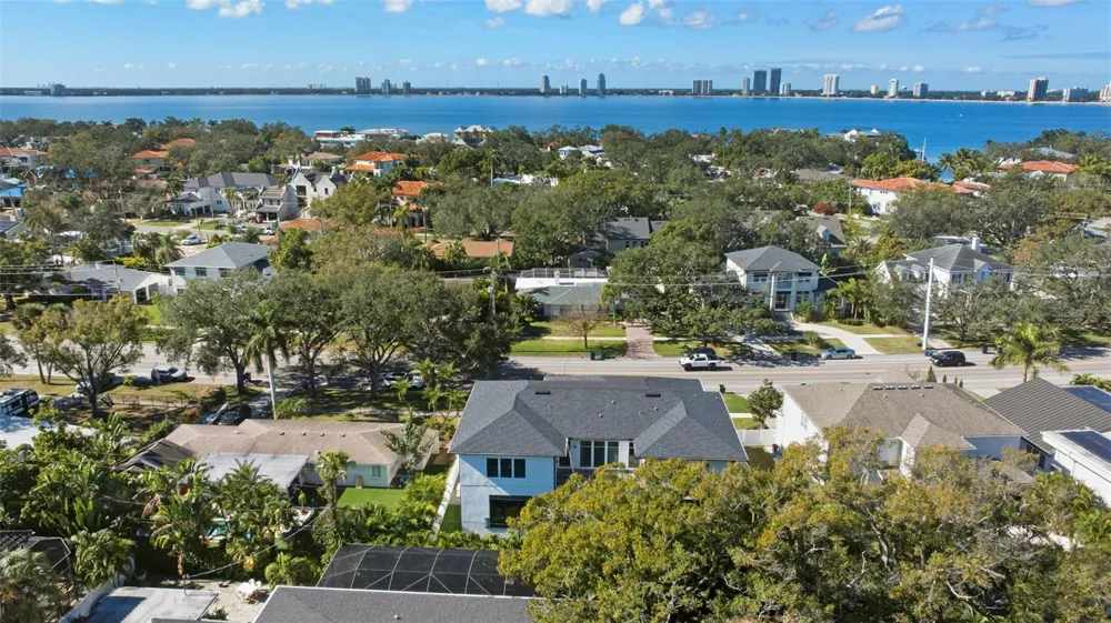 481 W DAVIS BOULEVARD Tampa, FL 33606