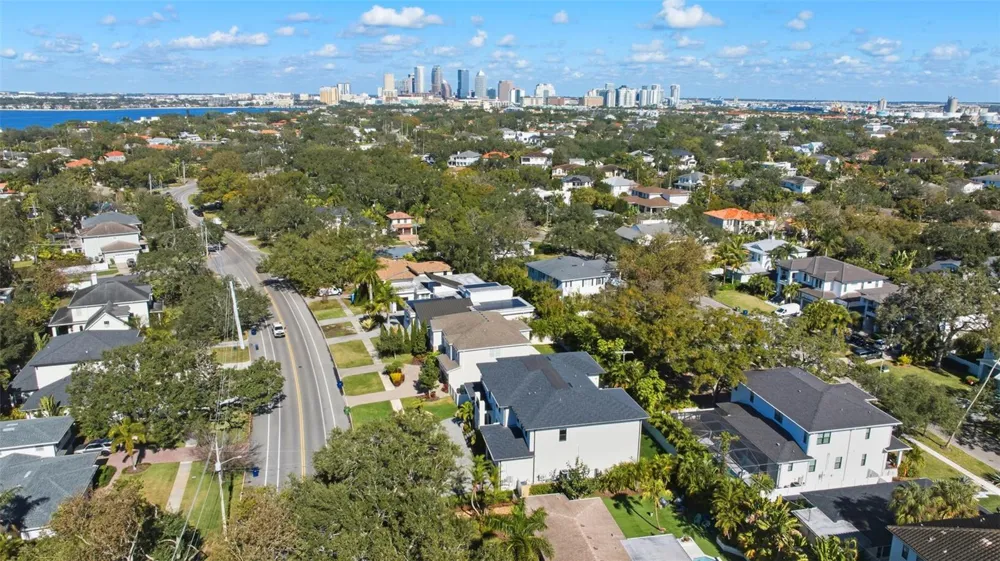 481 W DAVIS BOULEVARD Tampa, FL 33606