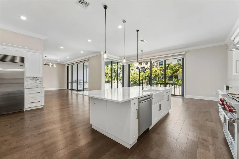 481 W DAVIS BOULEVARD Tampa, FL 33606