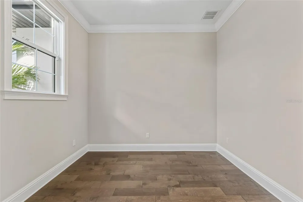 481 W DAVIS BOULEVARD Tampa, FL 33606