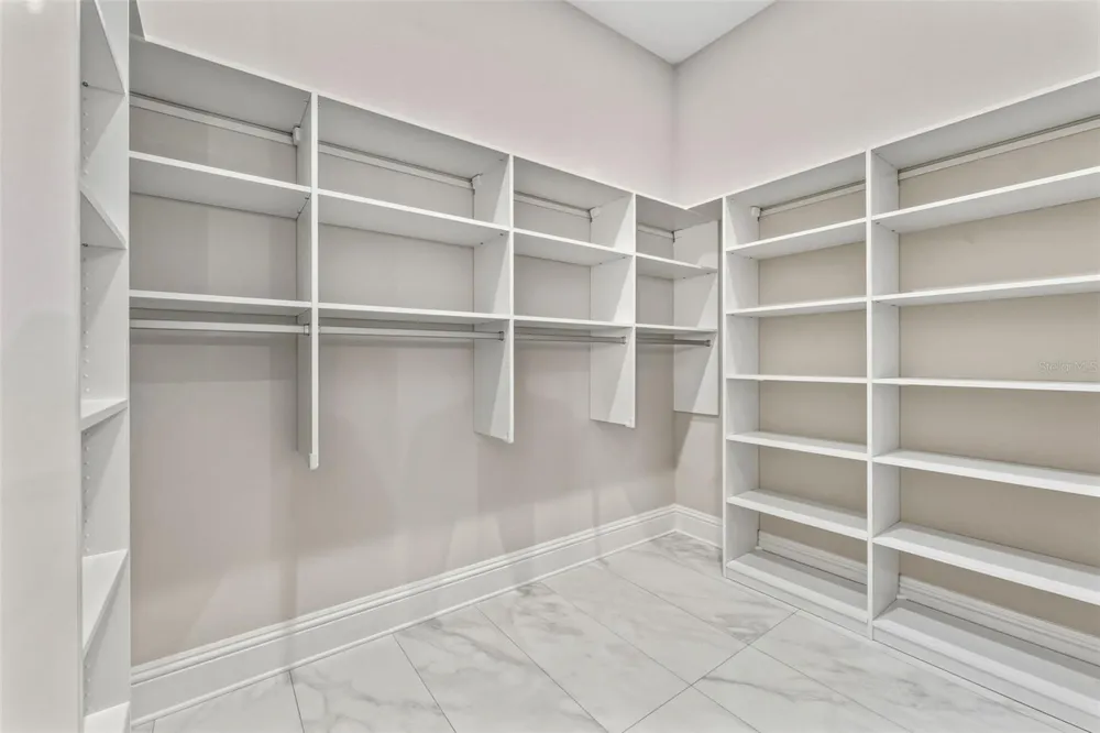 481 W DAVIS BOULEVARD Tampa, FL 33606