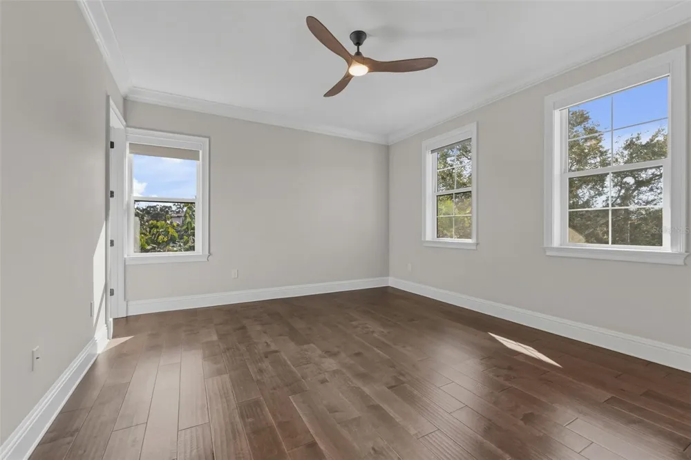 481 W DAVIS BOULEVARD Tampa, FL 33606