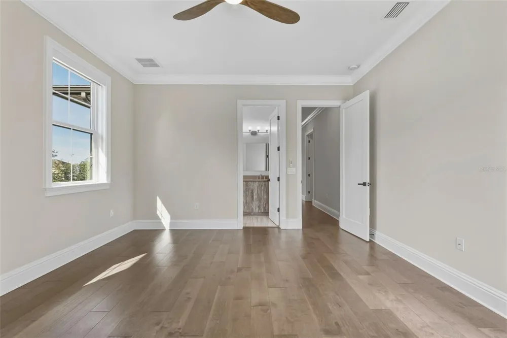 481 W DAVIS BOULEVARD Tampa, FL 33606