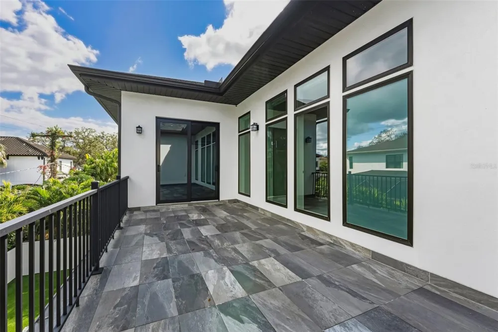 481 W DAVIS BOULEVARD Tampa, FL 33606