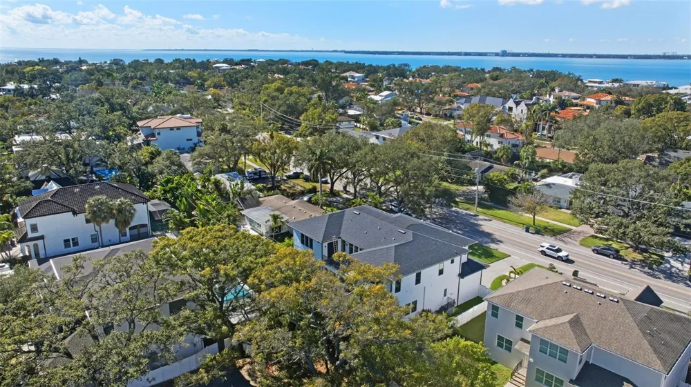 481 W DAVIS BOULEVARD Tampa, FL 33606