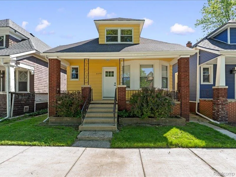 4498 Fischer Street Detroit City, MI 48214