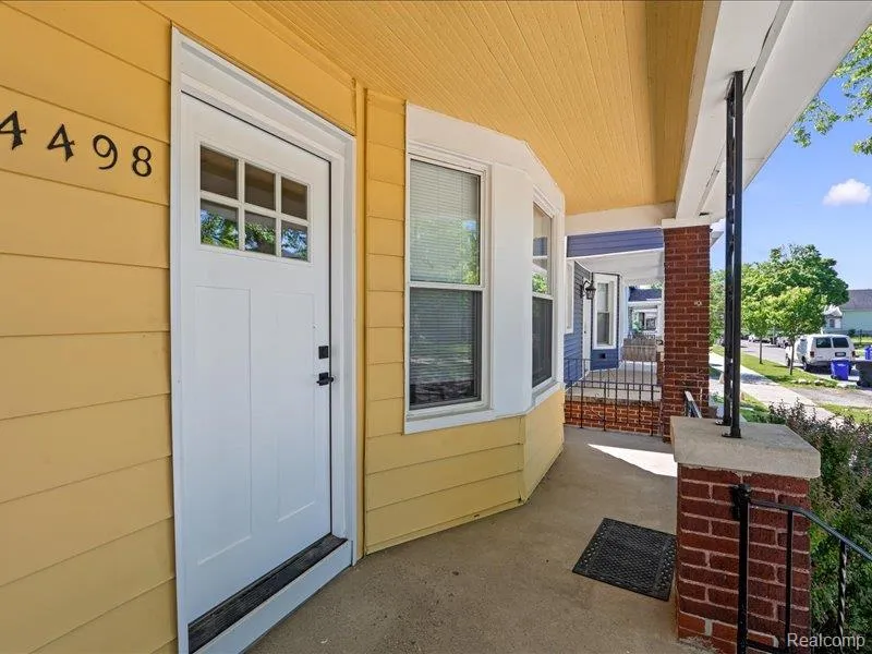 4498 Fischer Street Detroit City, MI 48214
