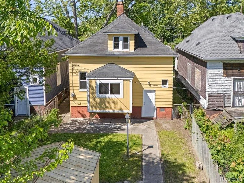 4498 Fischer Street Detroit City, MI 48214