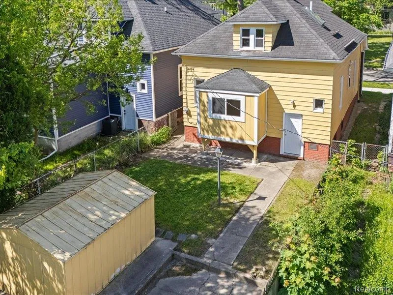 4498 Fischer Street Detroit City, MI 48214