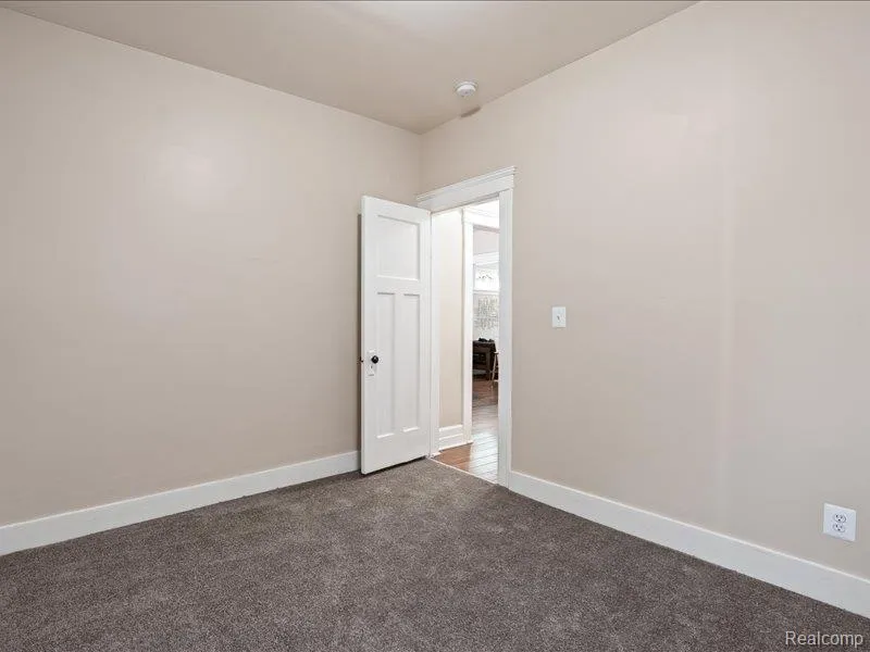 4498 Fischer Street Detroit City, MI 48214