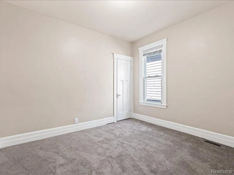 4498 Fischer Street Detroit City, MI 48214