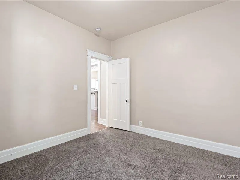 4498 Fischer Street Detroit City, MI 48214