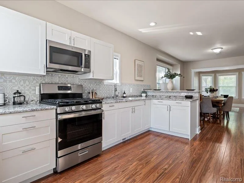 4498 Fischer Street Detroit City, MI 48214