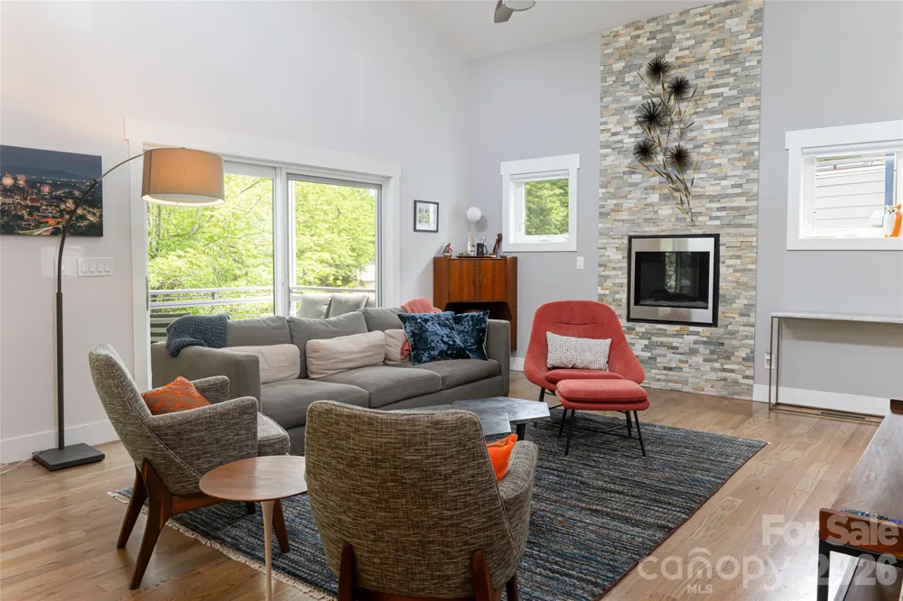 8 Birdhouse Row Asheville, NC 28801