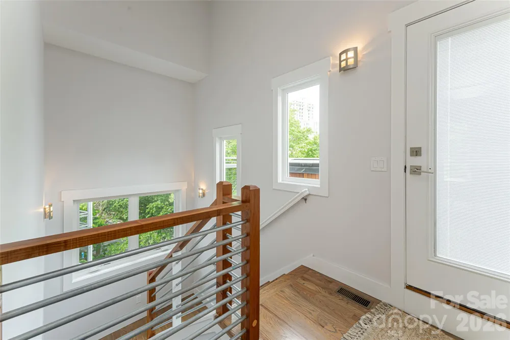 8 Birdhouse Row Asheville, NC 28801