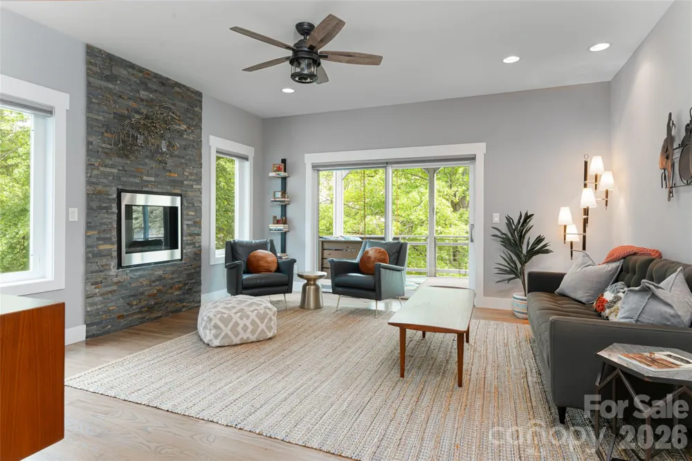 8 Birdhouse Row Asheville, NC 28801