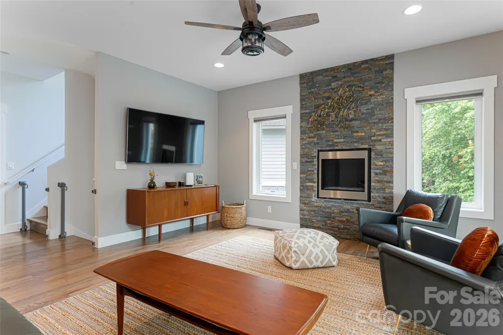 8 Birdhouse Row Asheville, NC 28801