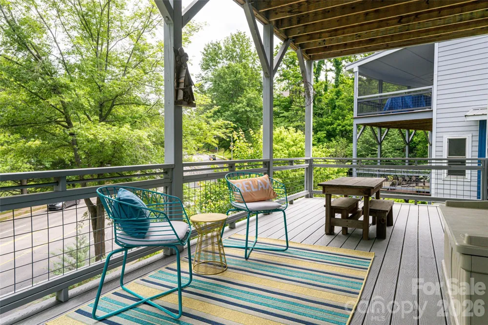 8 Birdhouse Row Asheville, NC 28801