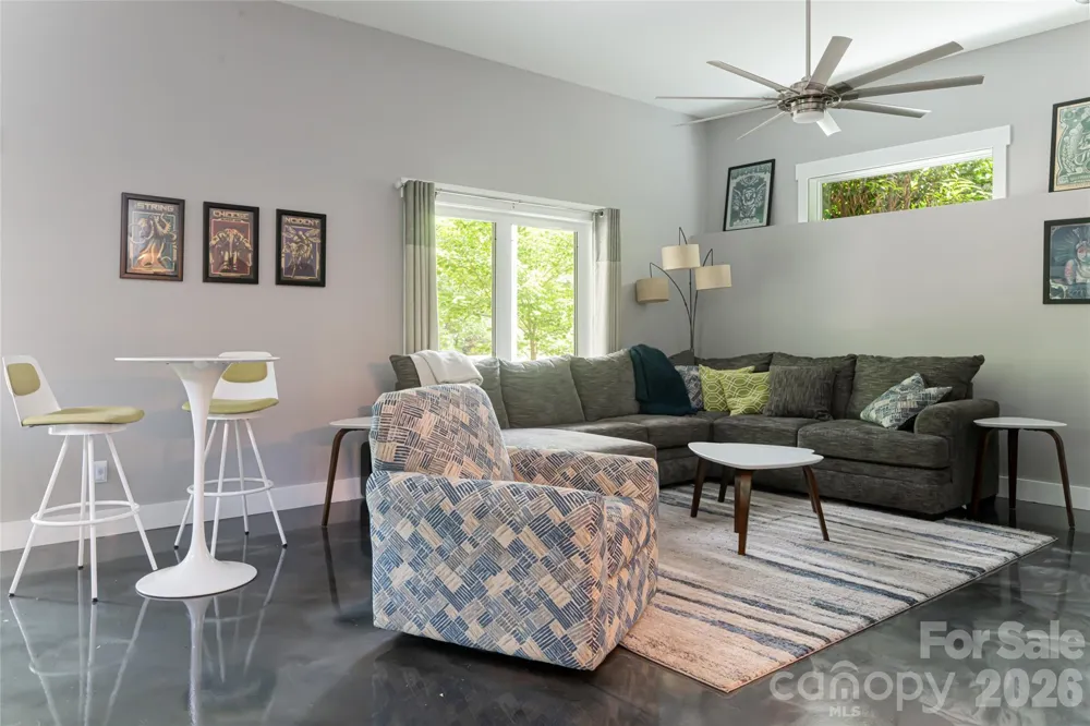 8 Birdhouse Row Asheville, NC 28801