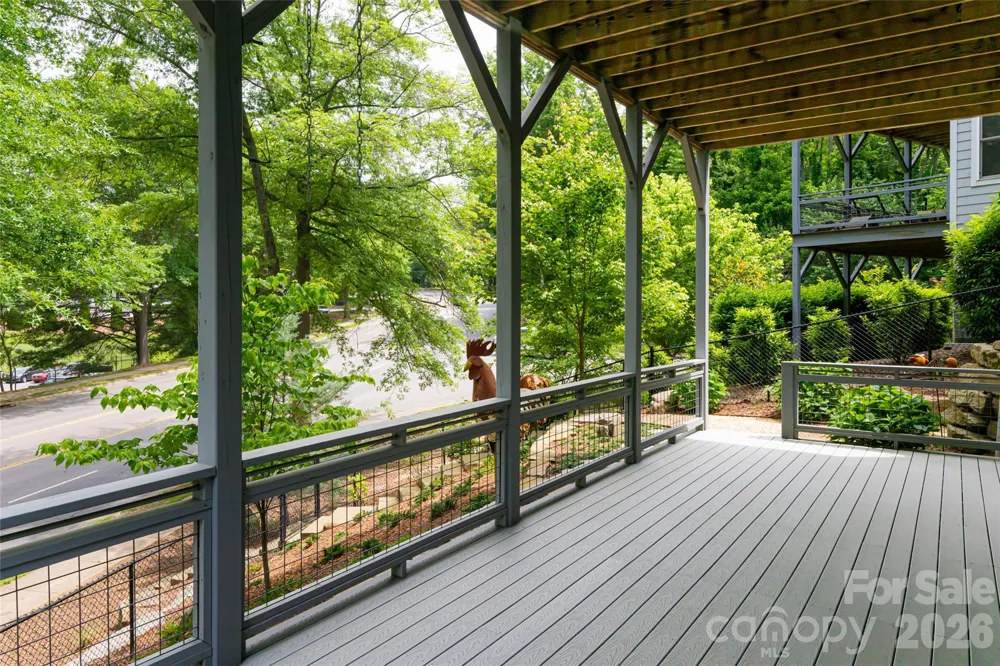 8 Birdhouse Row Asheville, NC 28801