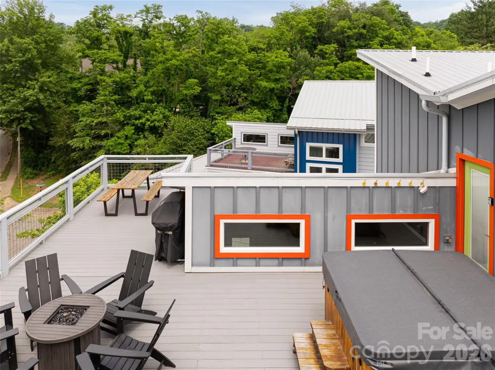 8 Birdhouse Row Asheville, NC 28801