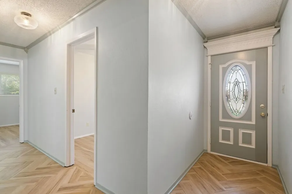 704 Brookwood Circle Taylor, TX 76574