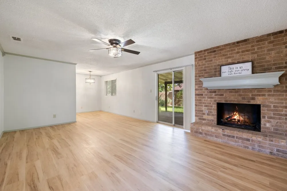 704 Brookwood Circle Taylor, TX 76574