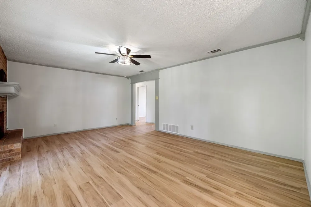 704 Brookwood Circle Taylor, TX 76574