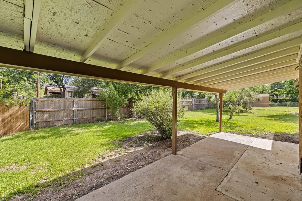 704 Brookwood Circle Taylor, TX 76574