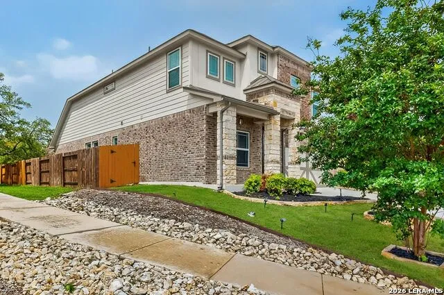 1239 LOMA RNCH New Braunfels, TX 78132
