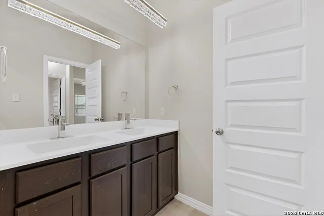 1239 LOMA RNCH New Braunfels, TX 78132