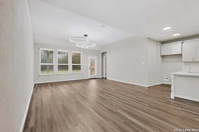 1239 LOMA RNCH New Braunfels, TX 78132