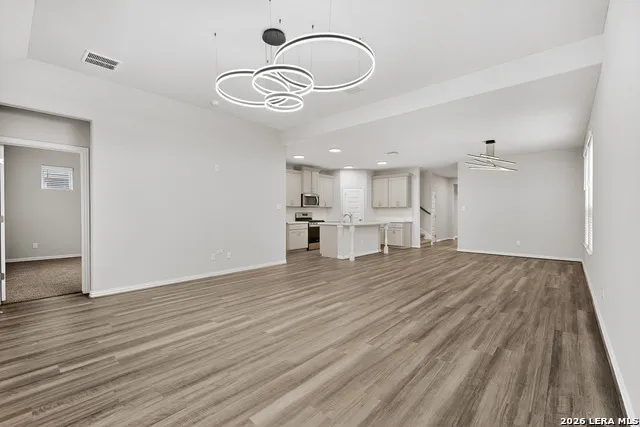 1239 LOMA RNCH New Braunfels, TX 78132