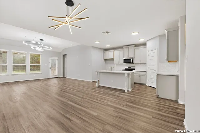 1239 LOMA RNCH New Braunfels, TX 78132