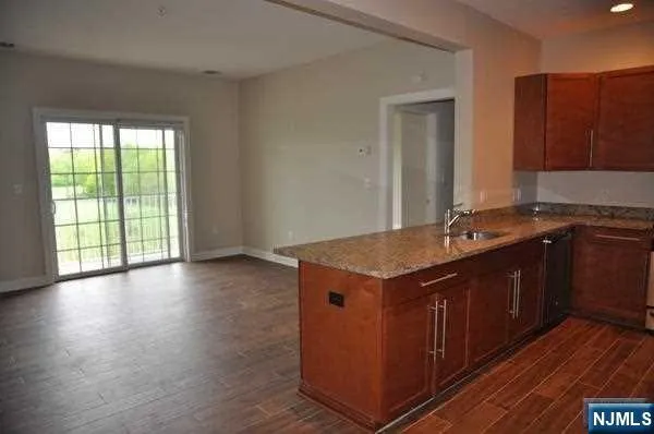 1303 Windsor Park 303 Englewood, NJ 07631