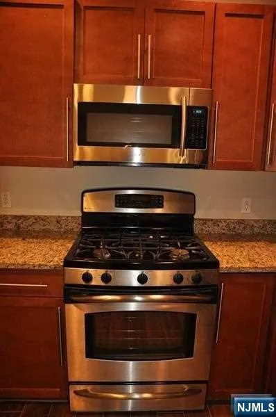 1303 Windsor Park 303 Englewood, NJ 07631