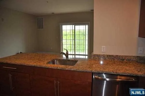 1303 Windsor Park 303 Englewood, NJ 07631