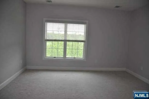 1303 Windsor Park 303 Englewood, NJ 07631