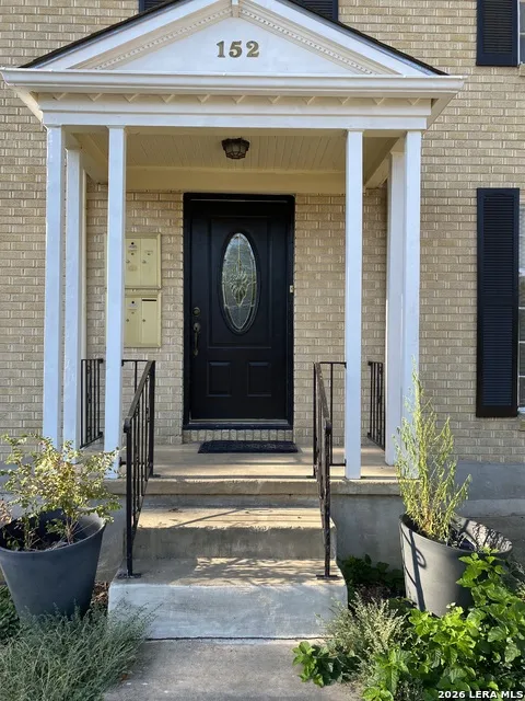 152 TERRELL RD Unit 3 Alamo Heights, TX 78209