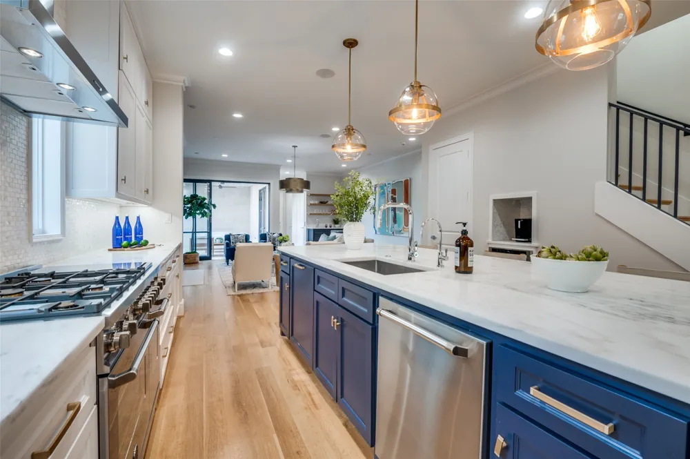 4031 Prescott Avenue Dallas, TX 75219