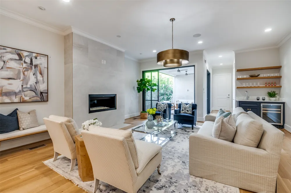 4031 Prescott Avenue Dallas, TX 75219