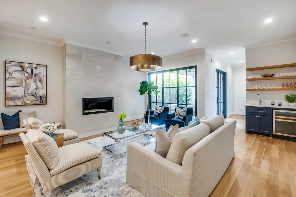4031 Prescott Avenue Dallas, TX 75219
