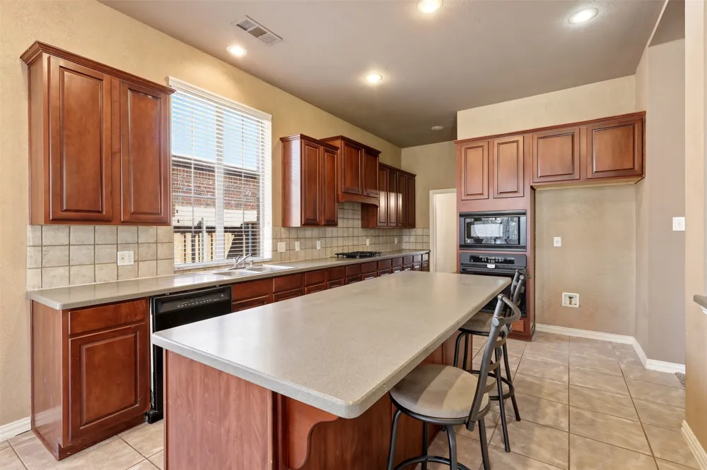 2633 Deer Hollow Drive Little Elm, TX 75068