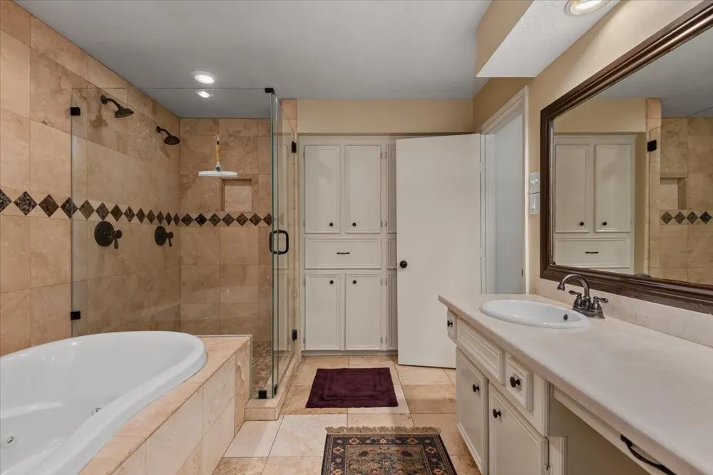 10 Cape Chestnut Drive Spring, TX 77381