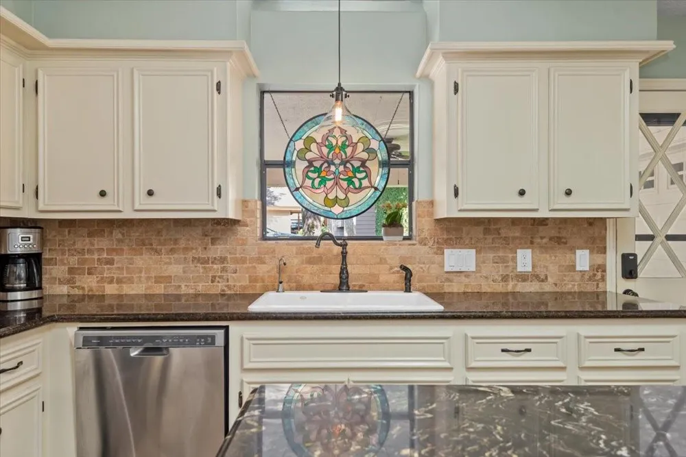 10 Cape Chestnut Drive Spring, TX 77381