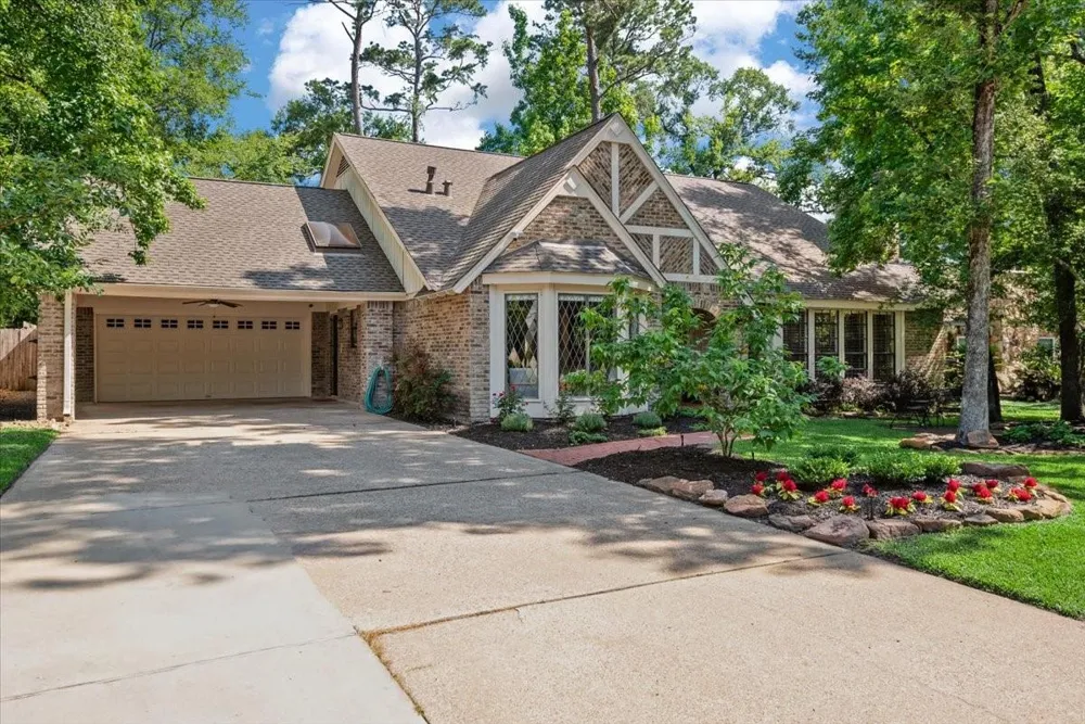 10 Cape Chestnut Drive Spring, TX 77381