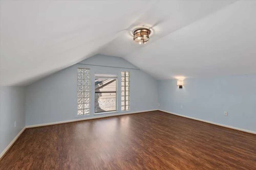 10 Cape Chestnut Drive Spring, TX 77381