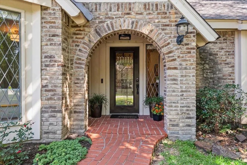 10 Cape Chestnut Drive Spring, TX 77381