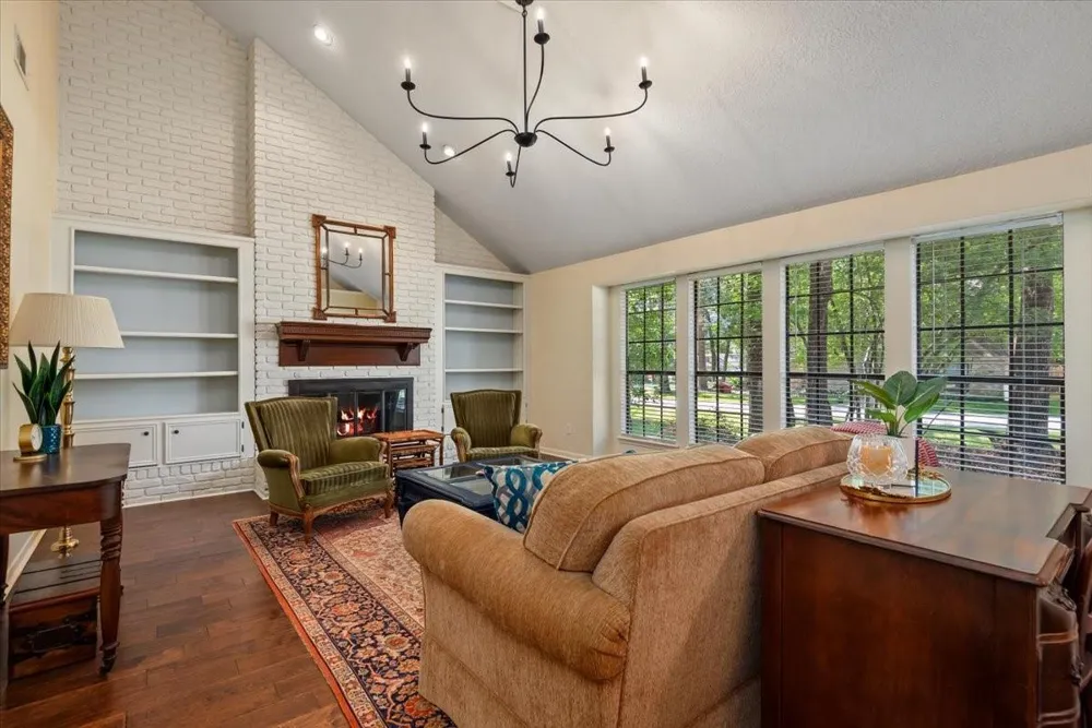 10 Cape Chestnut Drive Spring, TX 77381